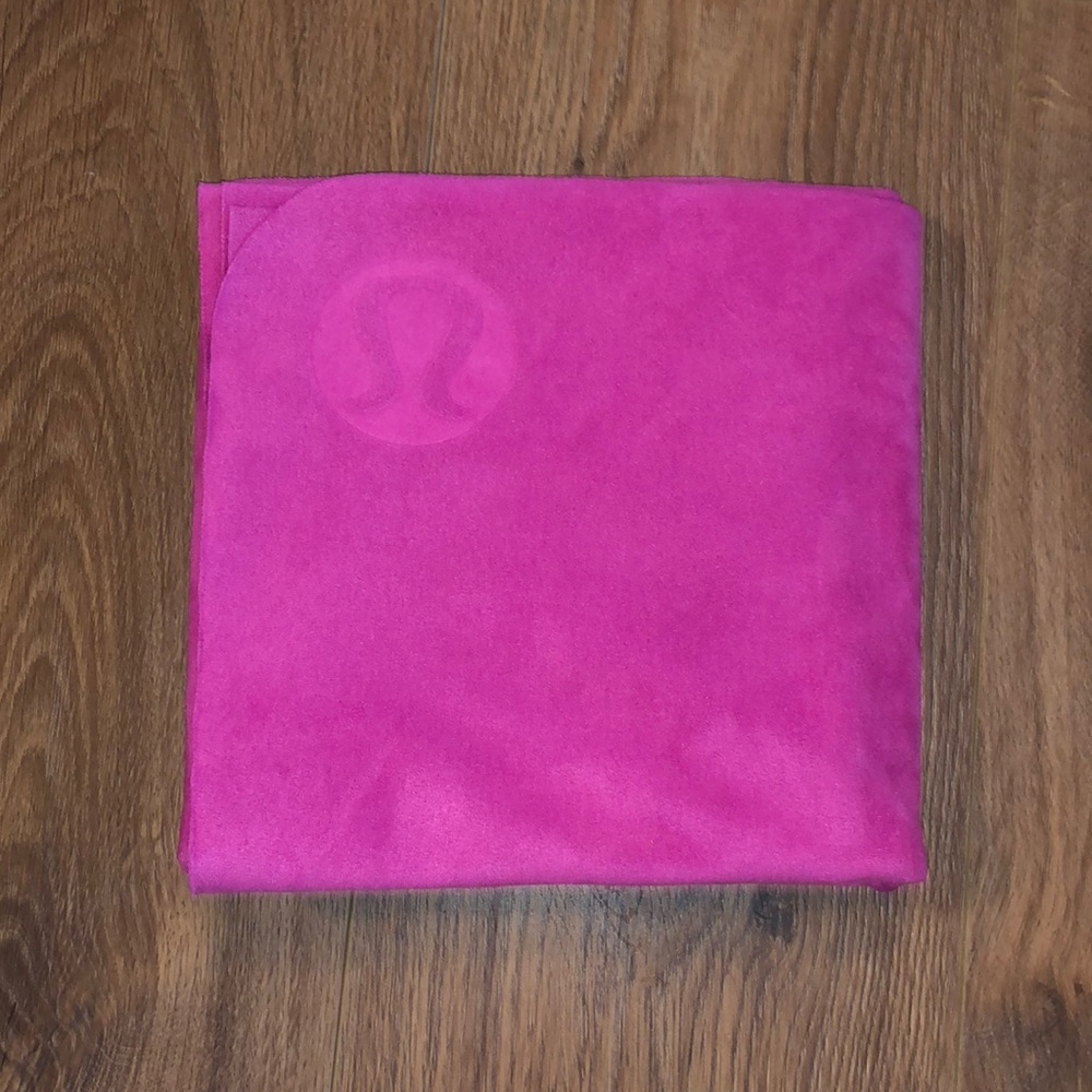 Lululemon The Big Towel - Pink